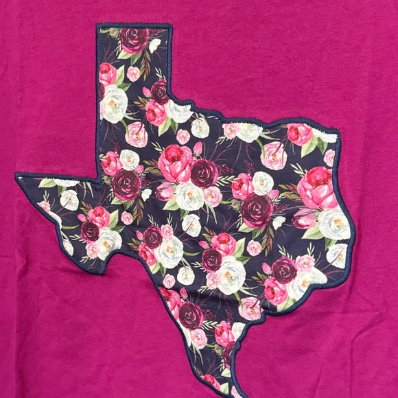 SOUTHERN GRACE TEXAS SHIRT. FLORAL EMBROIDERED TEXAS STATE SHAPE. NEW WITH TAGS - Picture 3 of 7
